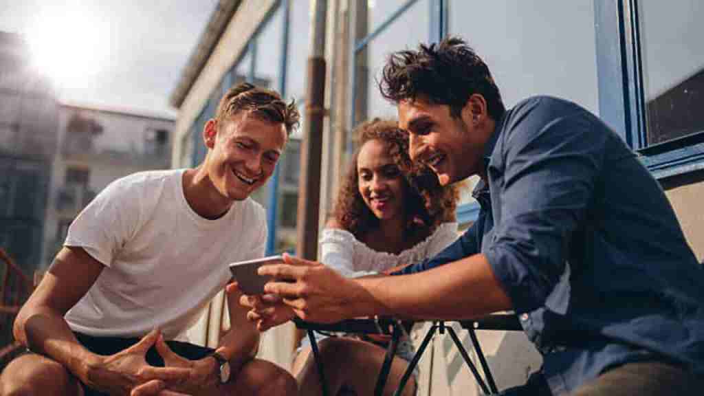 mithun-rashi-purush-friendship