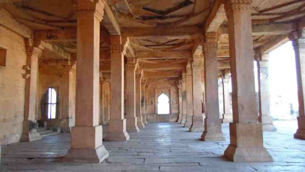 architecture-of-raisen-fort